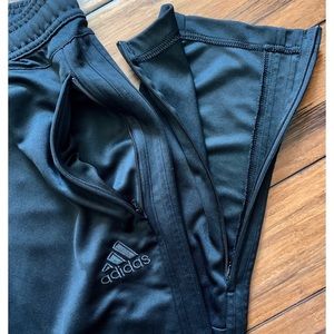 adidas Pants - Adidas ClimaCool Sweatpants Men’s Large Black adidas Pants - Adidas ClimaCool Sweatpants Men’s Large Black